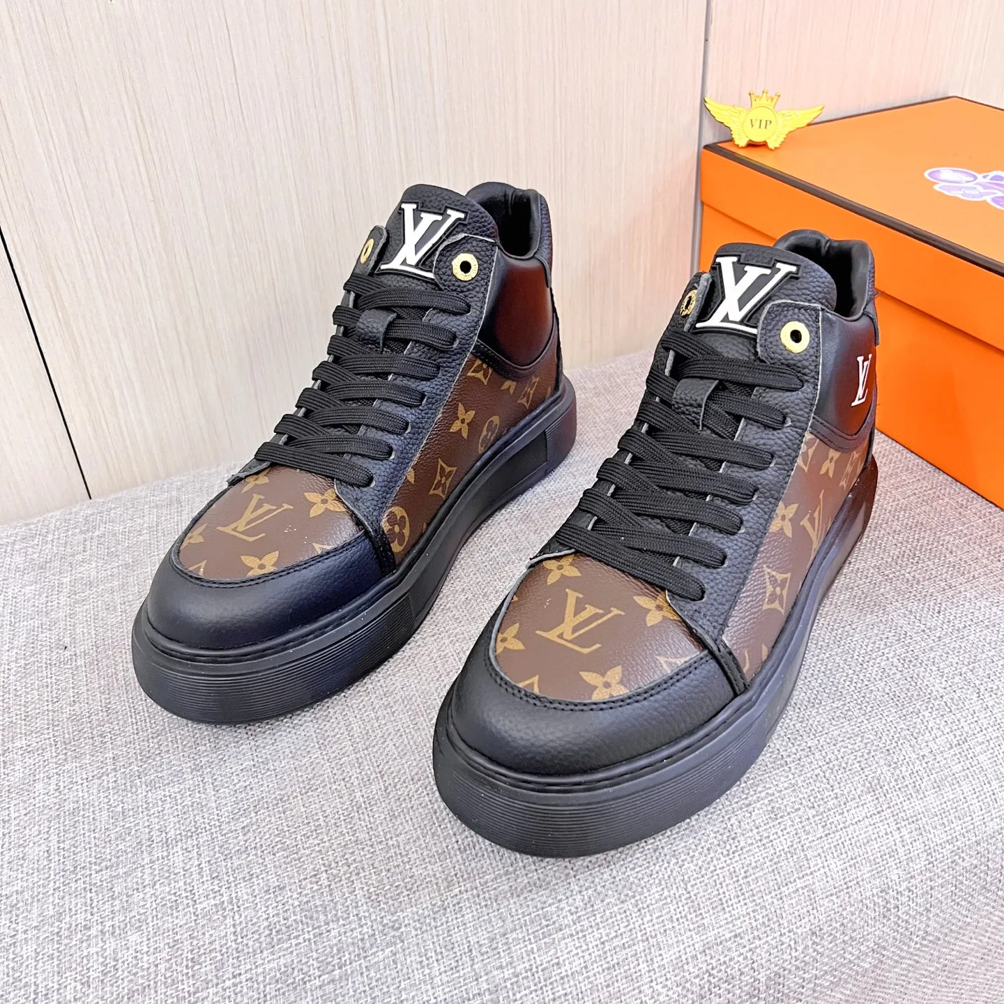 Men's Men's Shoes Men's Shoes 💰 460 Men's Men's Shoes 💰 [ LV ] 🔥 Louis Vuitton Men's high-end brand official website 1:1 latest masterpiece: the upper is made of Italian imported first-layer cowhide with a comfortable and breathable lining ➕ Made of the original non-slip and wear-resistant outsole 🔥, making walking more convenient and comfortable! An exclusive new model, a stunning work, a beautiful 1:1 replica [color] compared to the official quality! Create a fashionable personality to set off your uniqueness! A must-have for trendy men! Classic 🔥Size: 38-44 Color: 🔥 2⃣️colors available🔥.